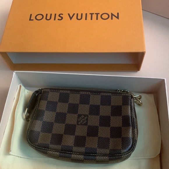 Sold♥️LV Mini Pochette - Limited Edition♥️ - Picture 4 of 12